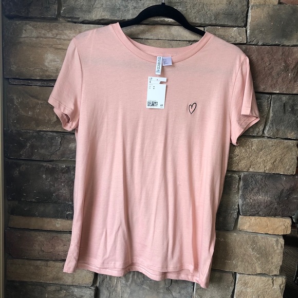 H&M Tops - NWT H&M Women’s Pink Jersey T-Shirt w Heart
